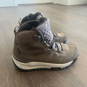 Oboz Sphinx Mid Insulated Hiking Boots- Women’s